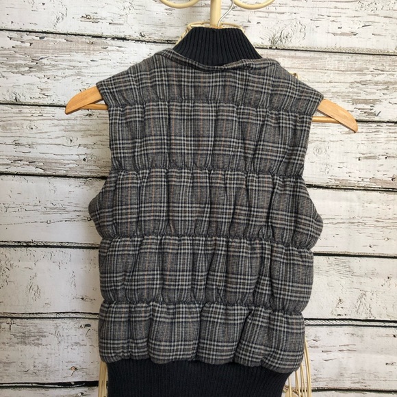 Guess vest with removable fur hood - Picture 4 of 8